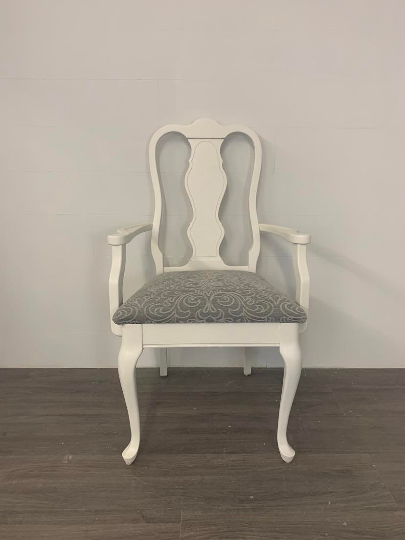 6 Little White Dining Chairs