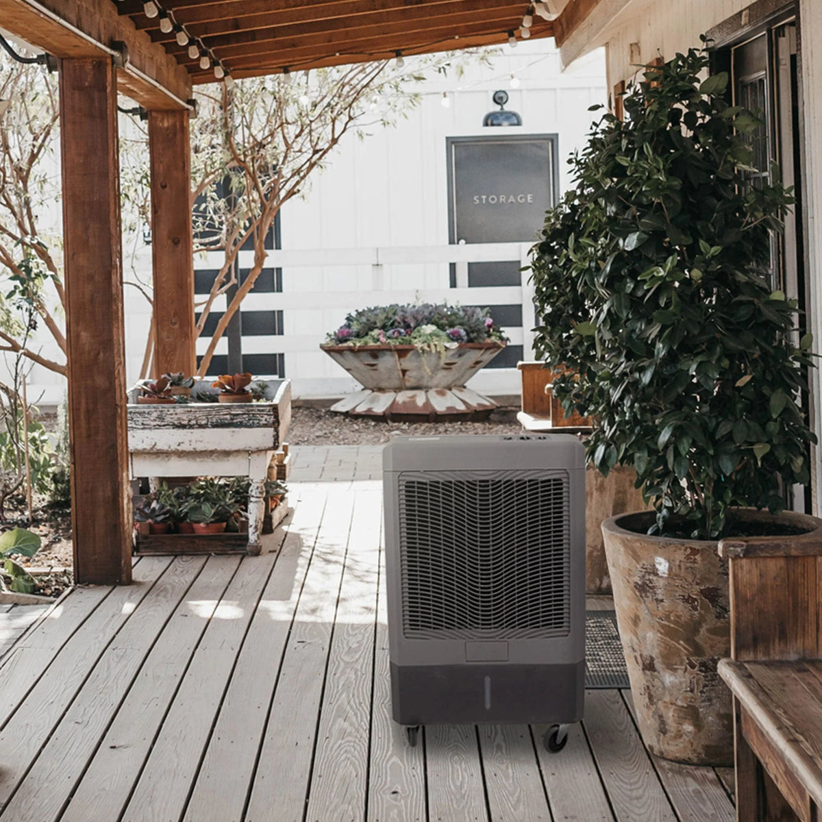 Hessaire MC61M Indoor/Outdoor Portable 1,600 Sq Ft Evaporative Swamp Air Cooler