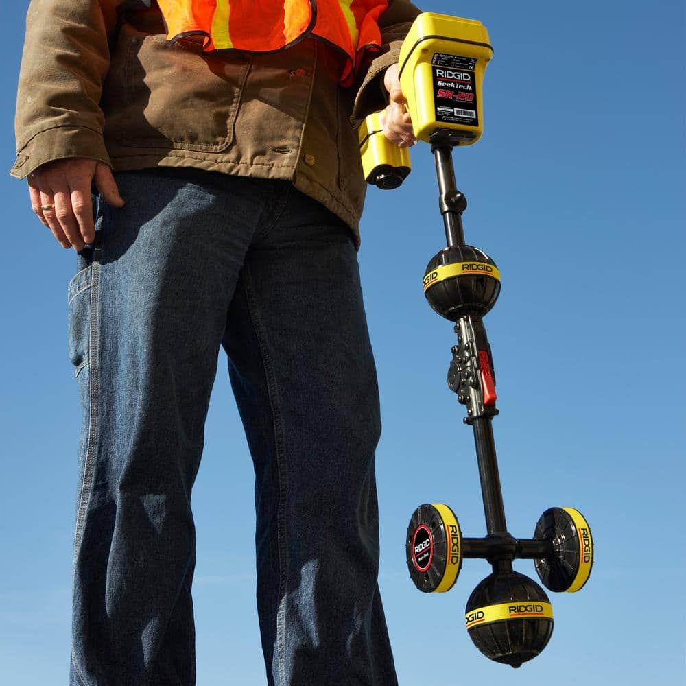 SeekTech SR-20 Utility Pipeline Locator/Receiver with Omni-Directional Antenna System and Compact Folding Mast Design 21893