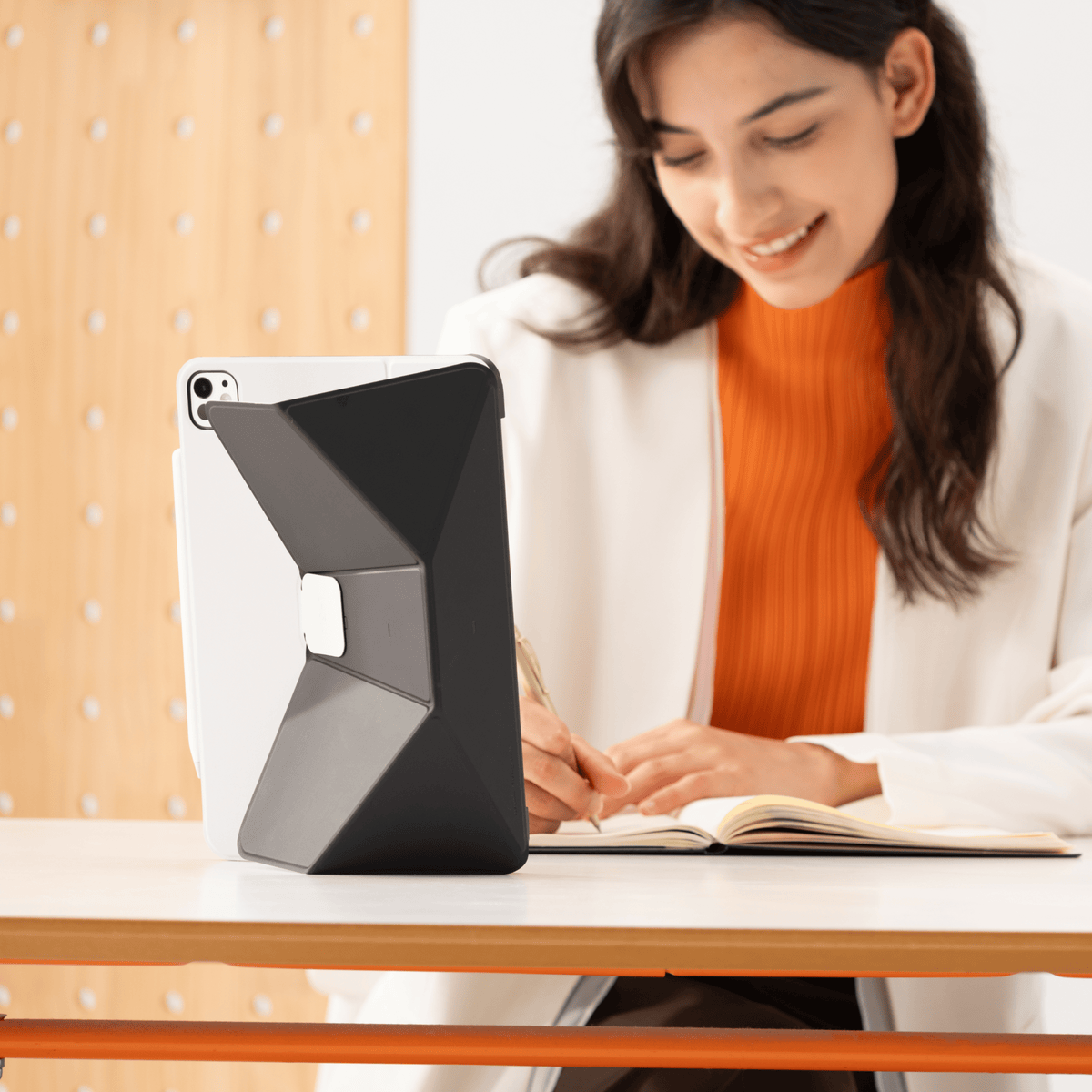 Dynamic Folio Case