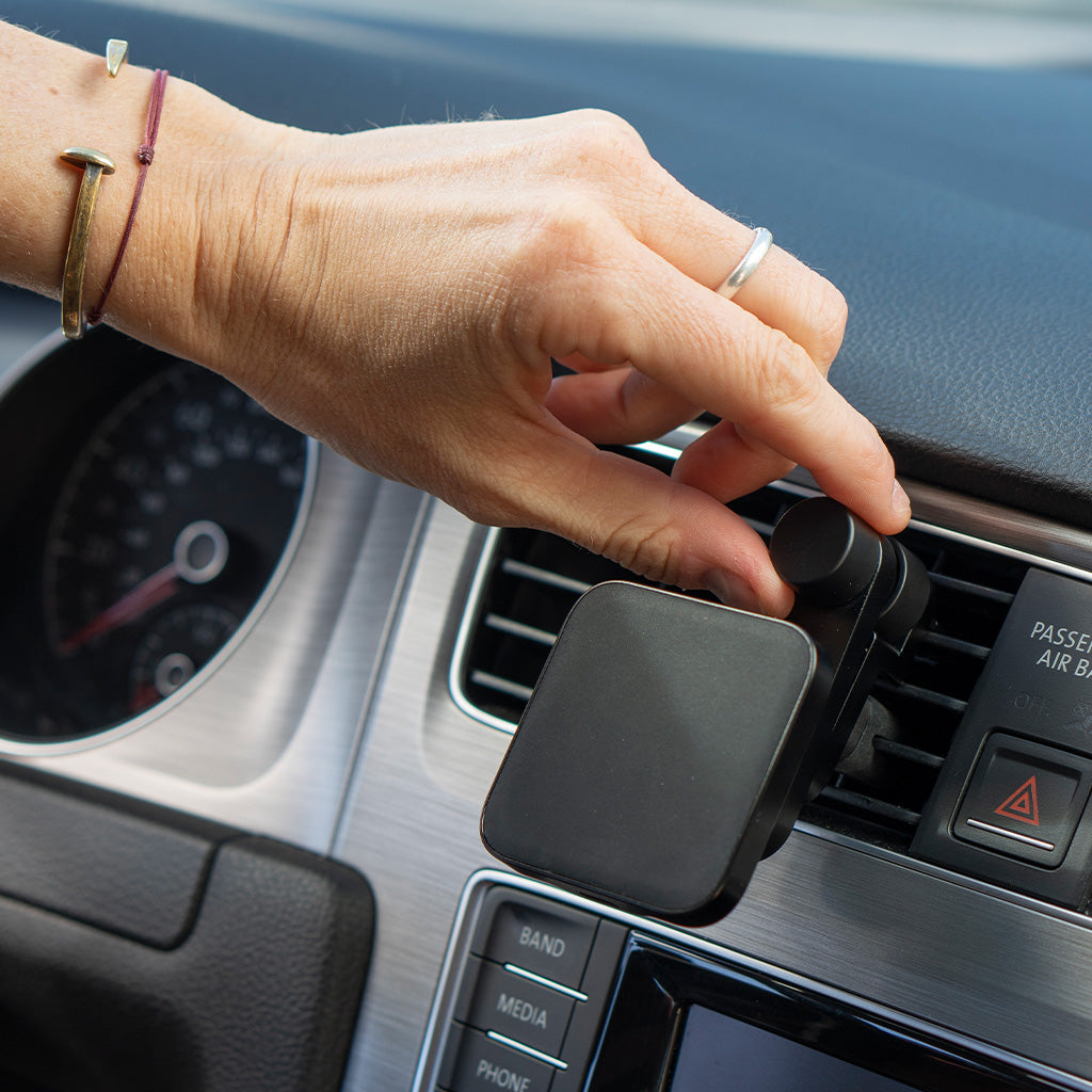 Car Vent Mount | Charging Qi2