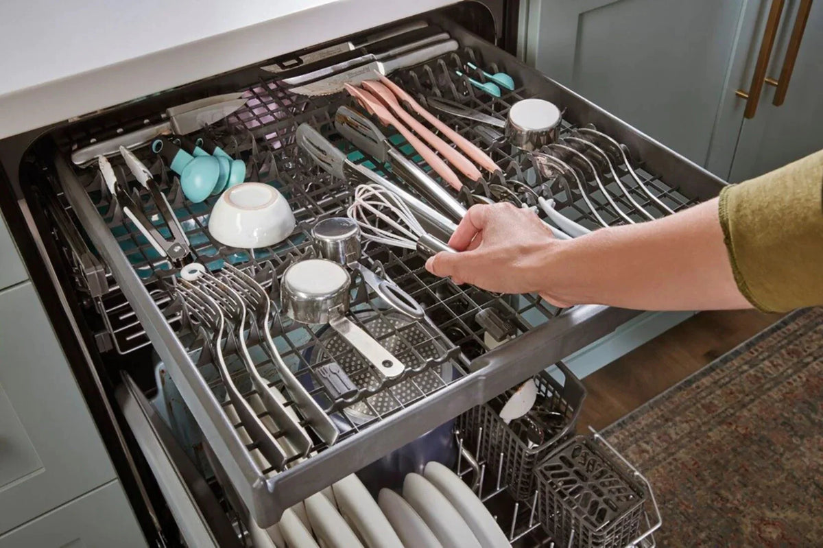 Whirlpool - 24 Top Control Built-In Dishwasher with Stainless Steel Tub, Large Capacity, 3rd Rack, 47 dBA - Black stainless steel