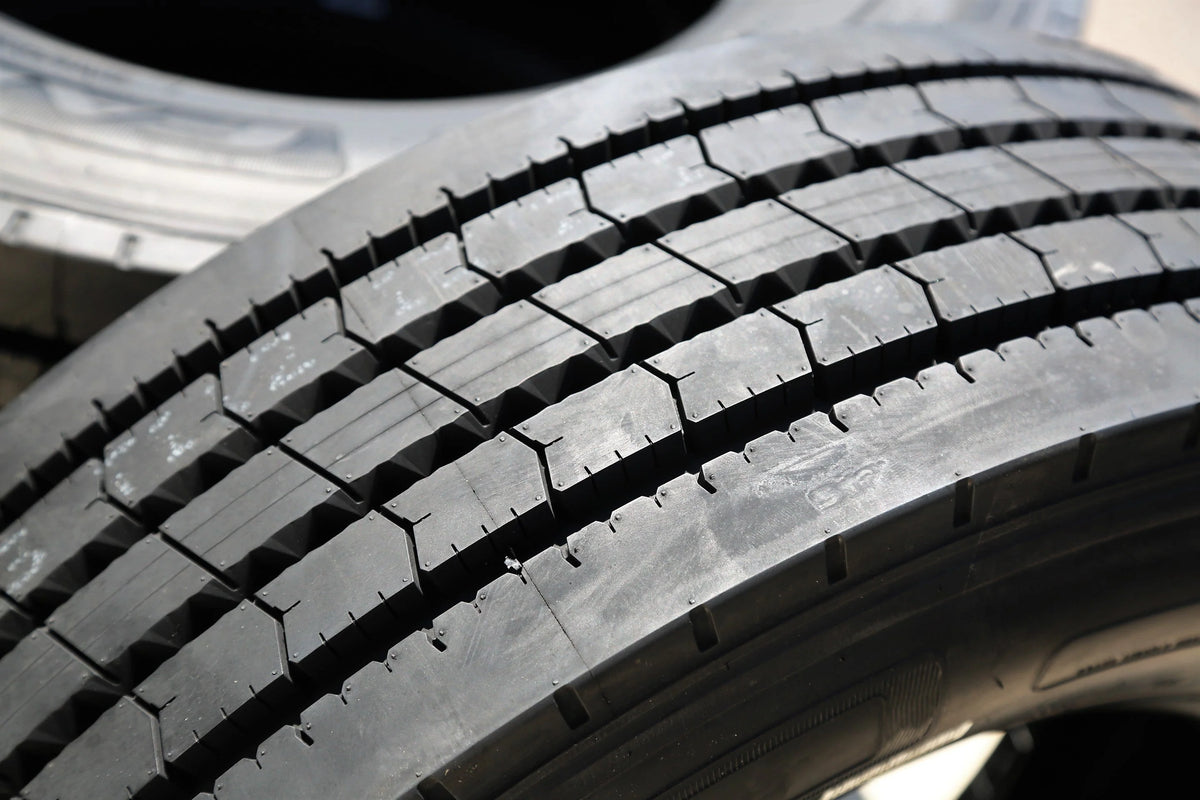 Fortune FAR602 245/70R17.5 Load J 18 Ply All Position Commercial Tire